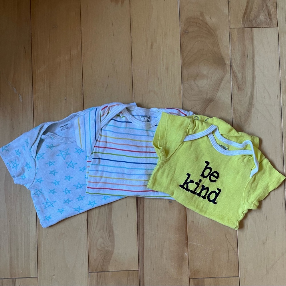 BUNDLE | three onesies 6-9m